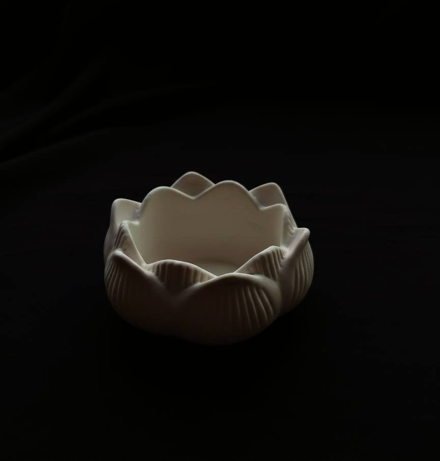 পদ্ম পাত্র | Lotus Pot